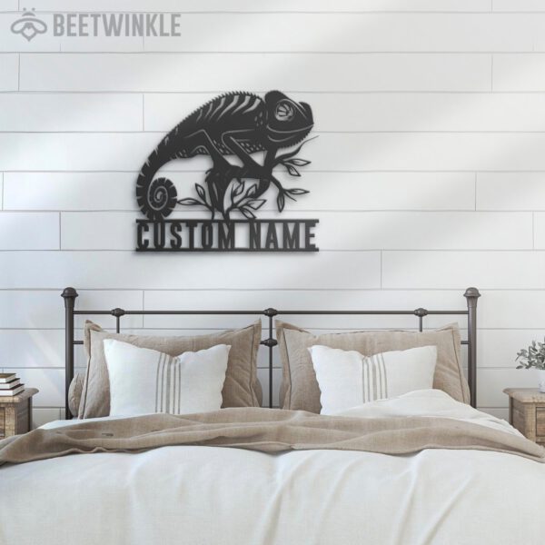 Custom-Chameleon-Metal-Wall-Art-LED-Light-3