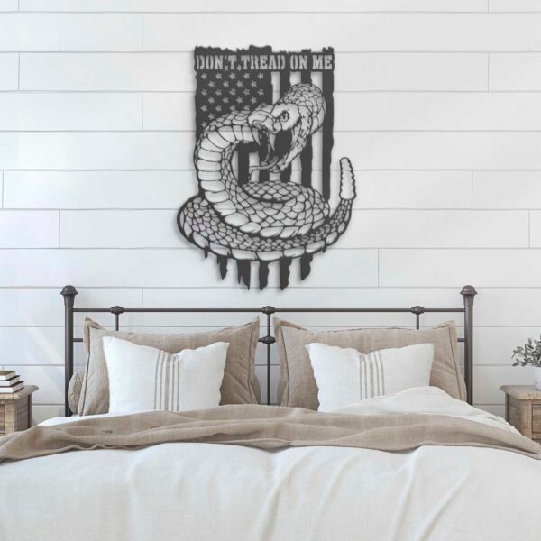 Dont-Tread-On-Me-Distressed-Flag-Metal-Wall-Art-LED-Light-3-1