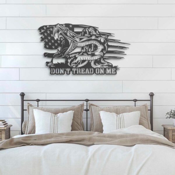 Dont-Tread-On-Me-Distressed-Flag-Metal-Wall-Art-LED-Light-3